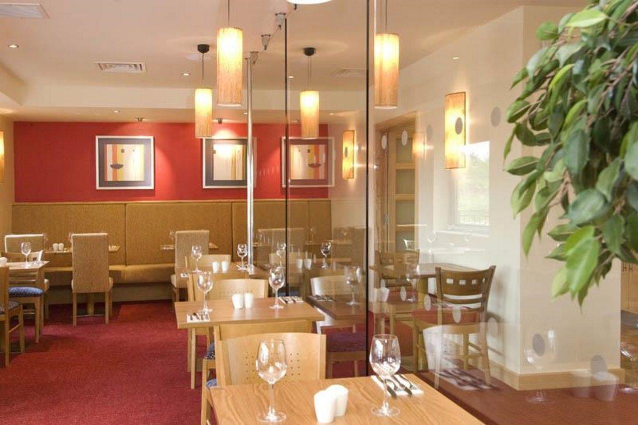 Premier Inn Cambridge Girton  Luaran gambar